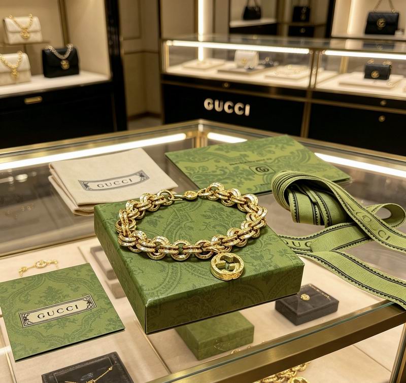 Gucci Bracelet 06yxs99